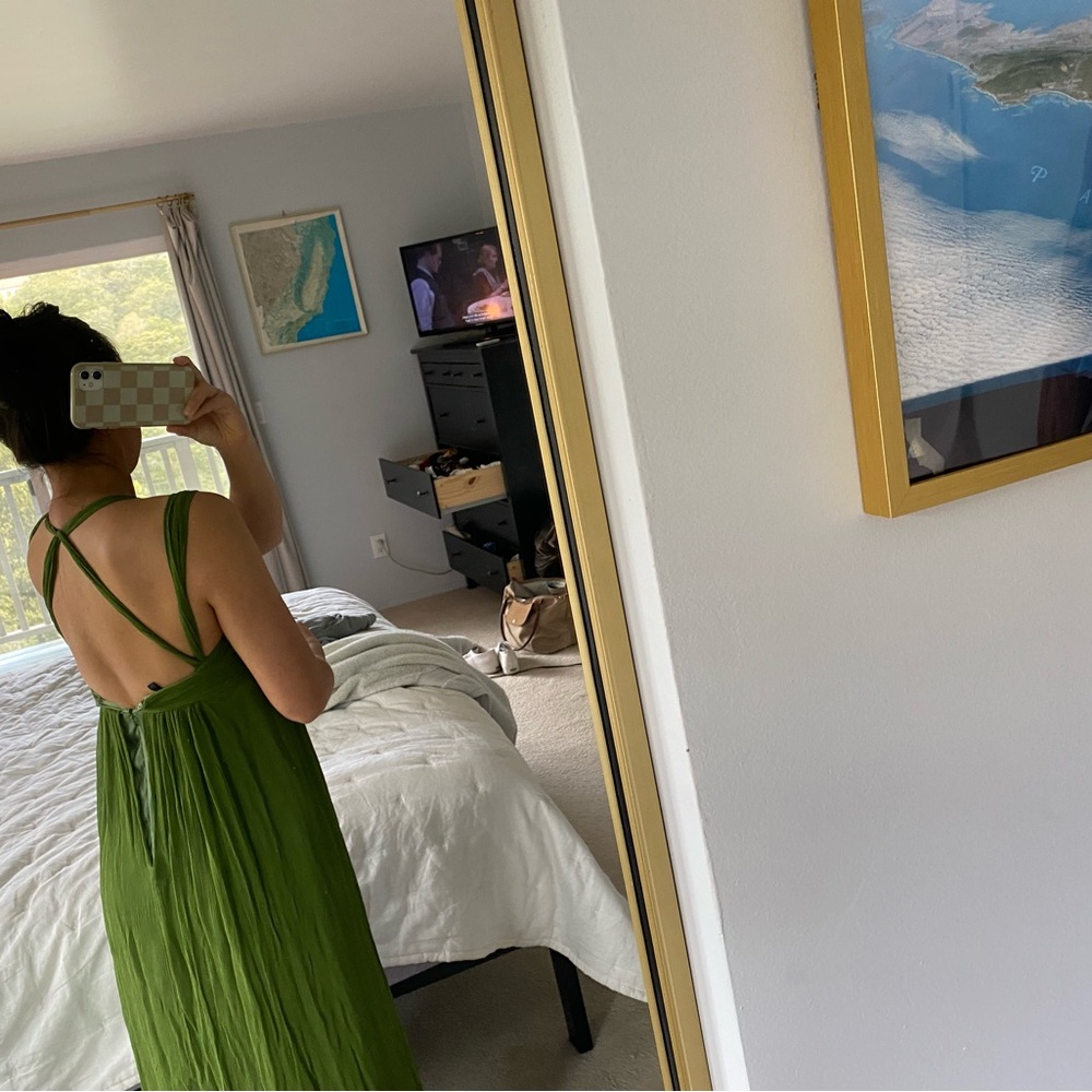 Elegant Green Maxi dress bcbgmaxazria - Picture 2 of 10